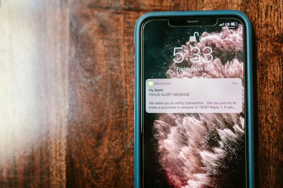 Tela de smartphone com app autenticador ativo