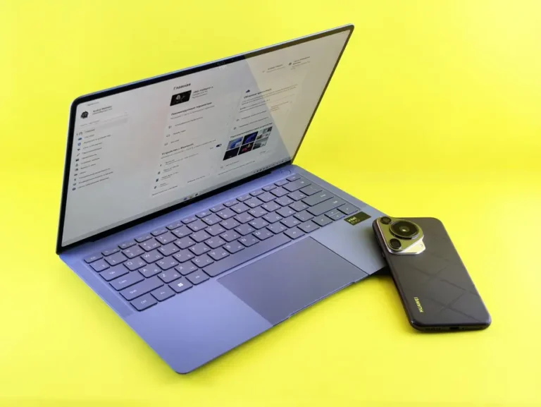 Notebook Lenovo Yoga Slim 7 Ultra Aura com detalhes exclusivos em destaque
