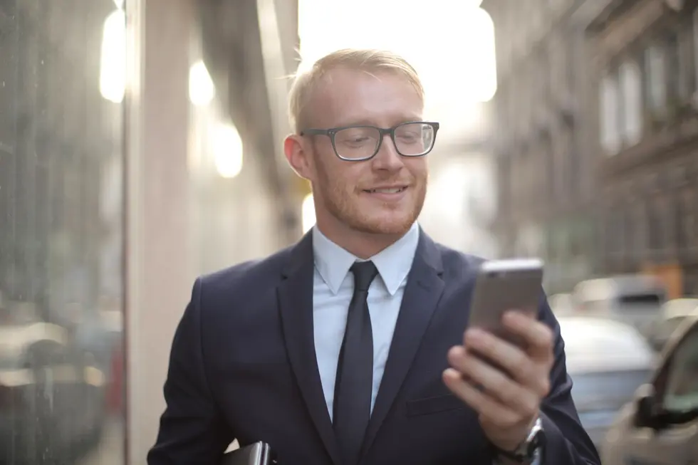 Como a Realidade Aumentada Dos Óculos Inteligentes Se Integra à Rotina